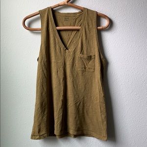 🎈 DONATED 🎈 whisper cotton v-neckpocket tank